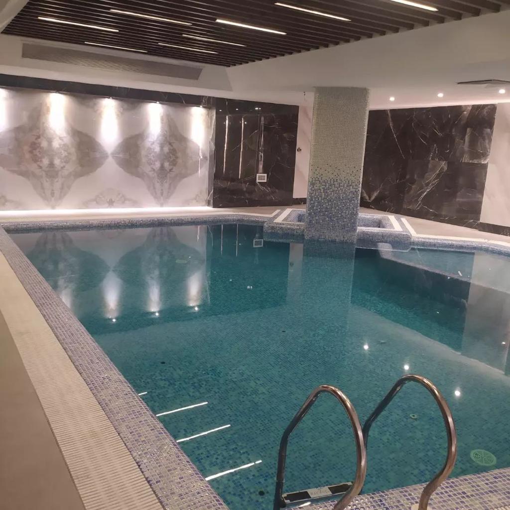 خدمات ساخت استخر و جکوزی محمدزاده در قزوین